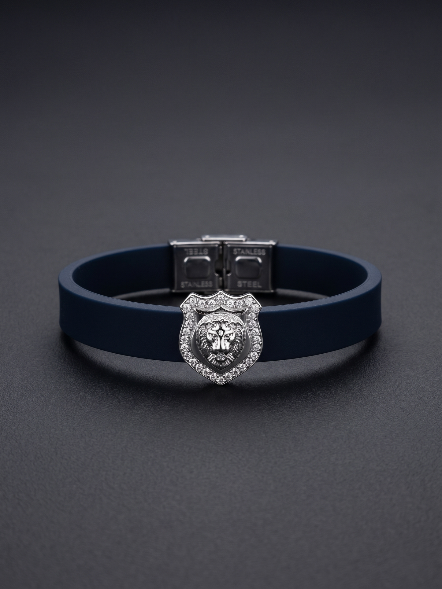 majestic shield-lion pavé bracelet