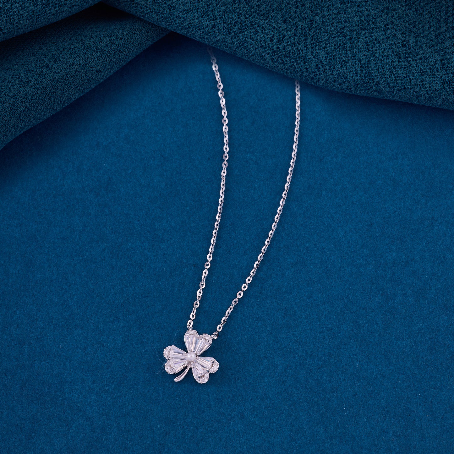 premium clover stone pendant chain in 92.5 sterling silver