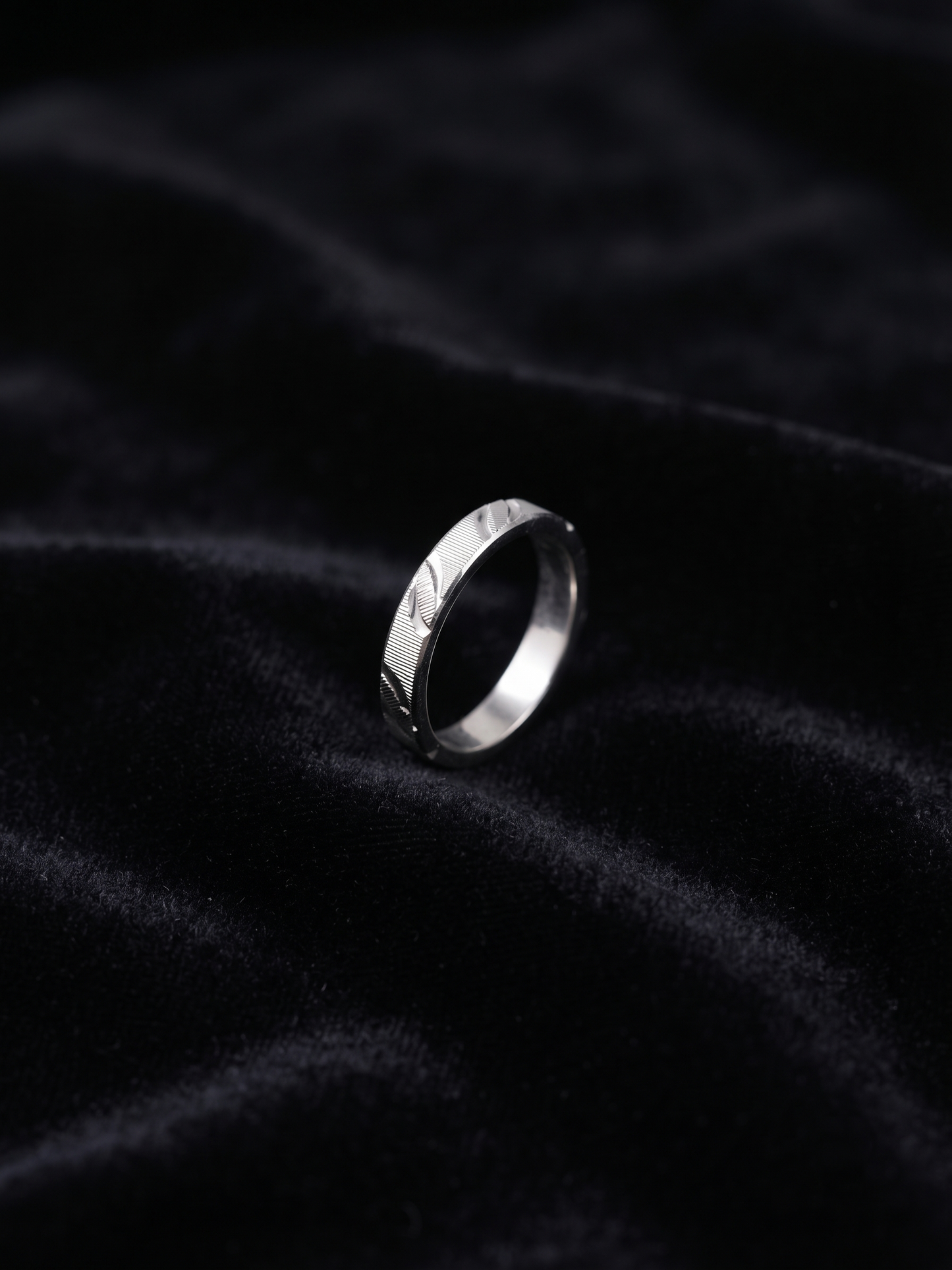 sleek dual-tone grooved sterling silver band