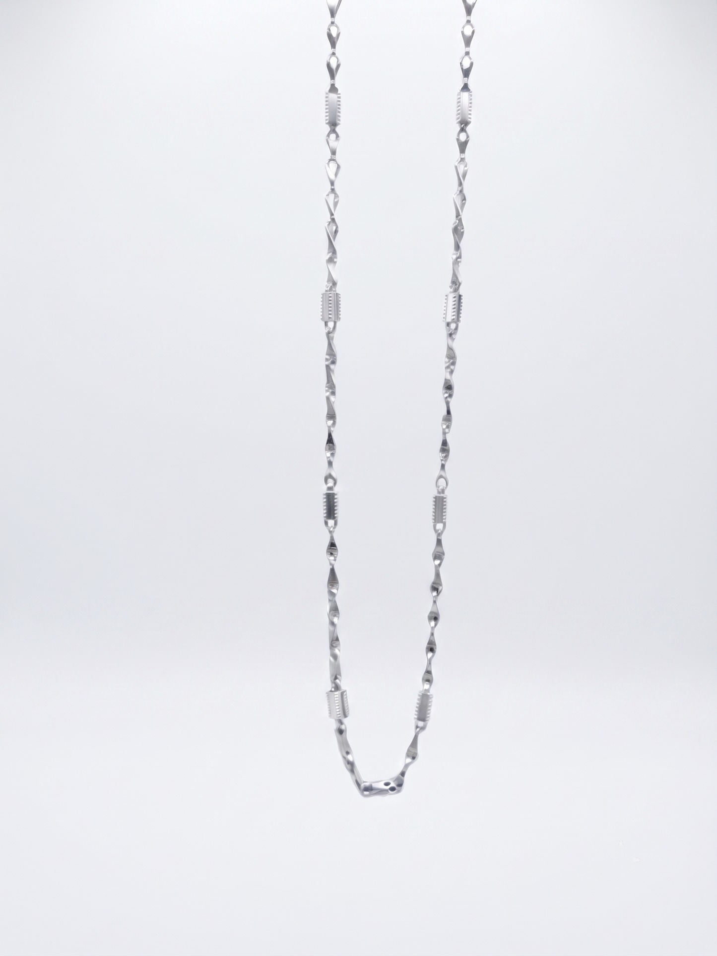 artisan detailed sterling silver link chain