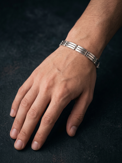 Minimalist Linear Bar Link Bracelet