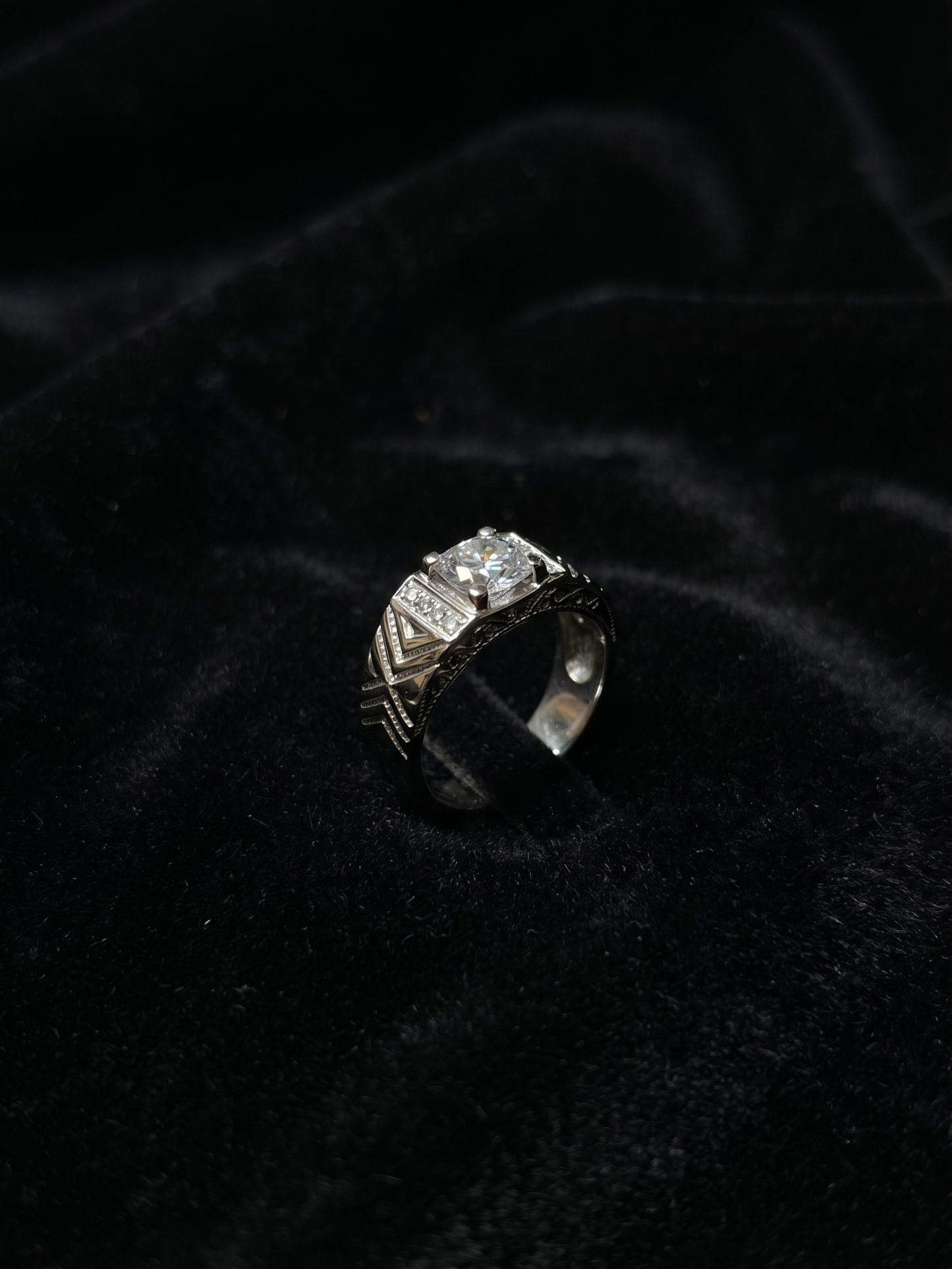 ornate filigree solitaire statement ring