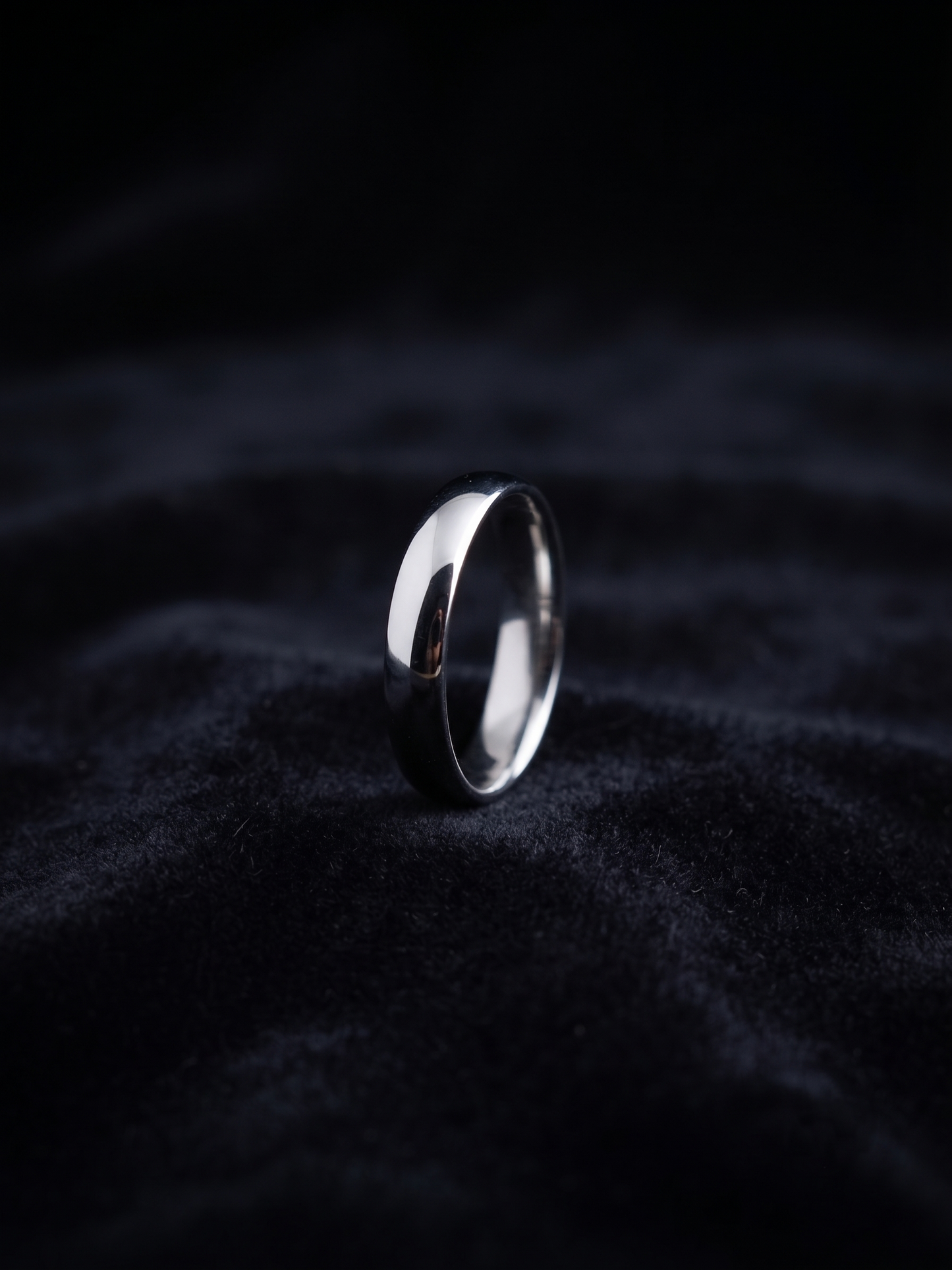 classic polished sterling silver comfort-fit band