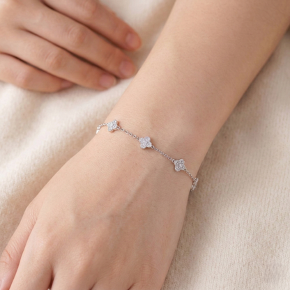 Elegant Clover Charm Bracelet in Pure 92.5 Sterling Silver – Adjustable Fit