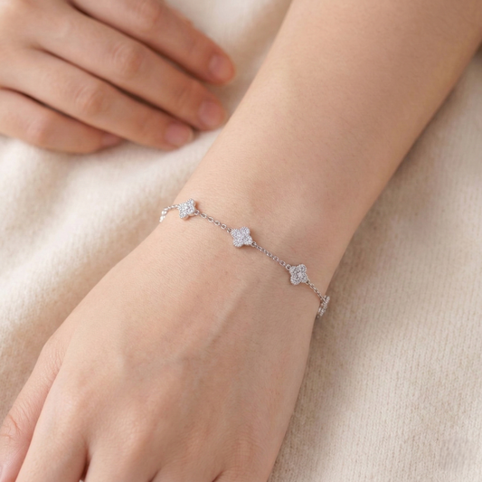 Elegant Clover Charm Bracelet in Pure 92.5 Sterling Silver – Adjustable Fit