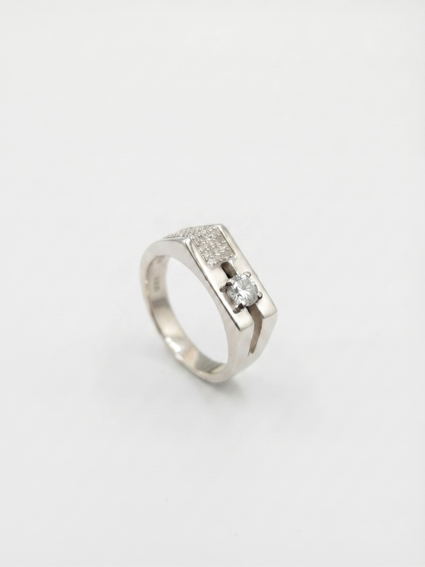 architectural solitaire pavé-accented statement ring
