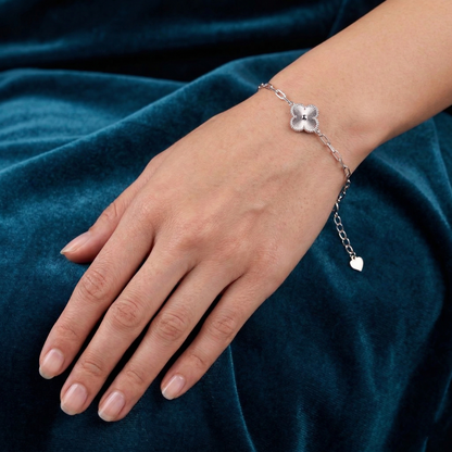 Elegant Textured Clover Paperclip Chain Bracelet in Pure 92.5 Sterling Silver – Adjustable Fit