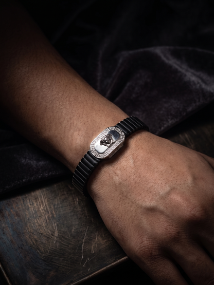 Modern Medusa-Emblem Flexible Bracelet