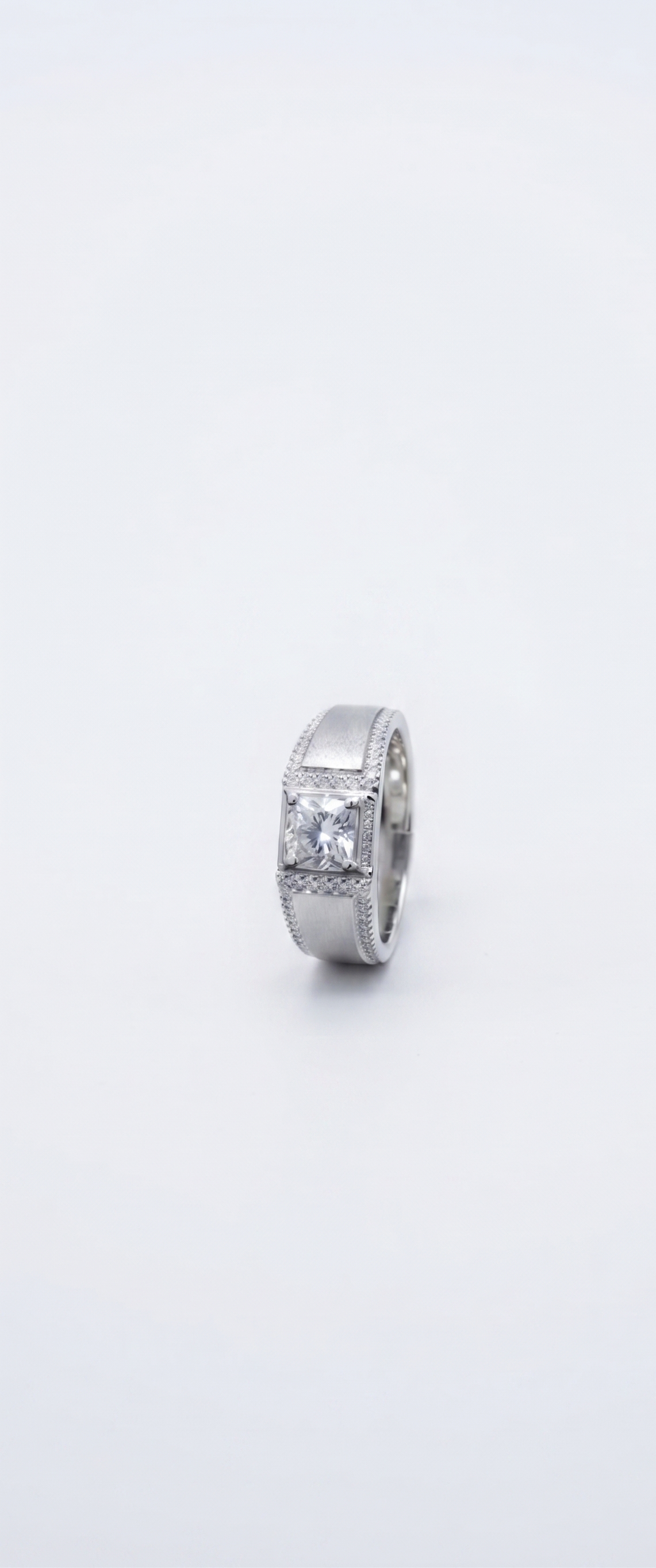 halo gra-certified moissanite statement ring