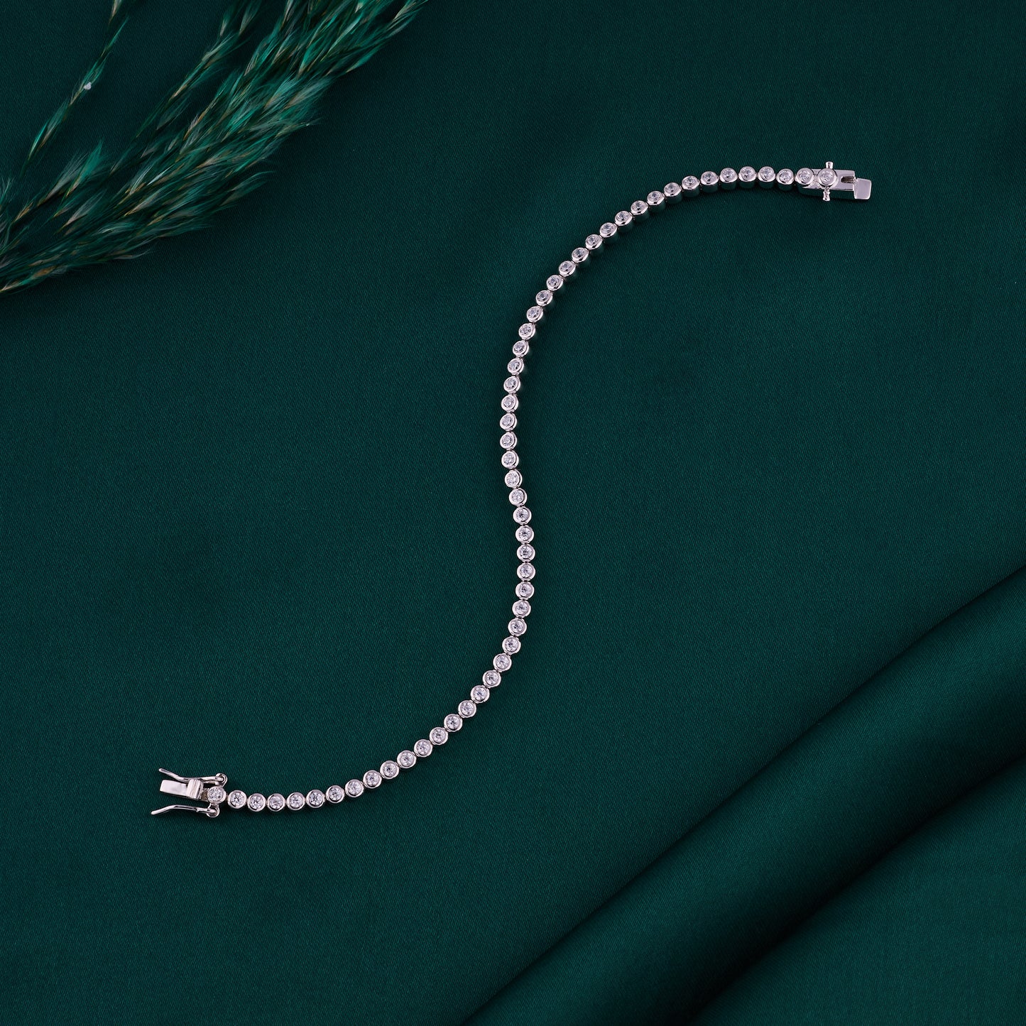 classic round tennis bracelet in pure 92.5 sterling silver – secure box clasp closure