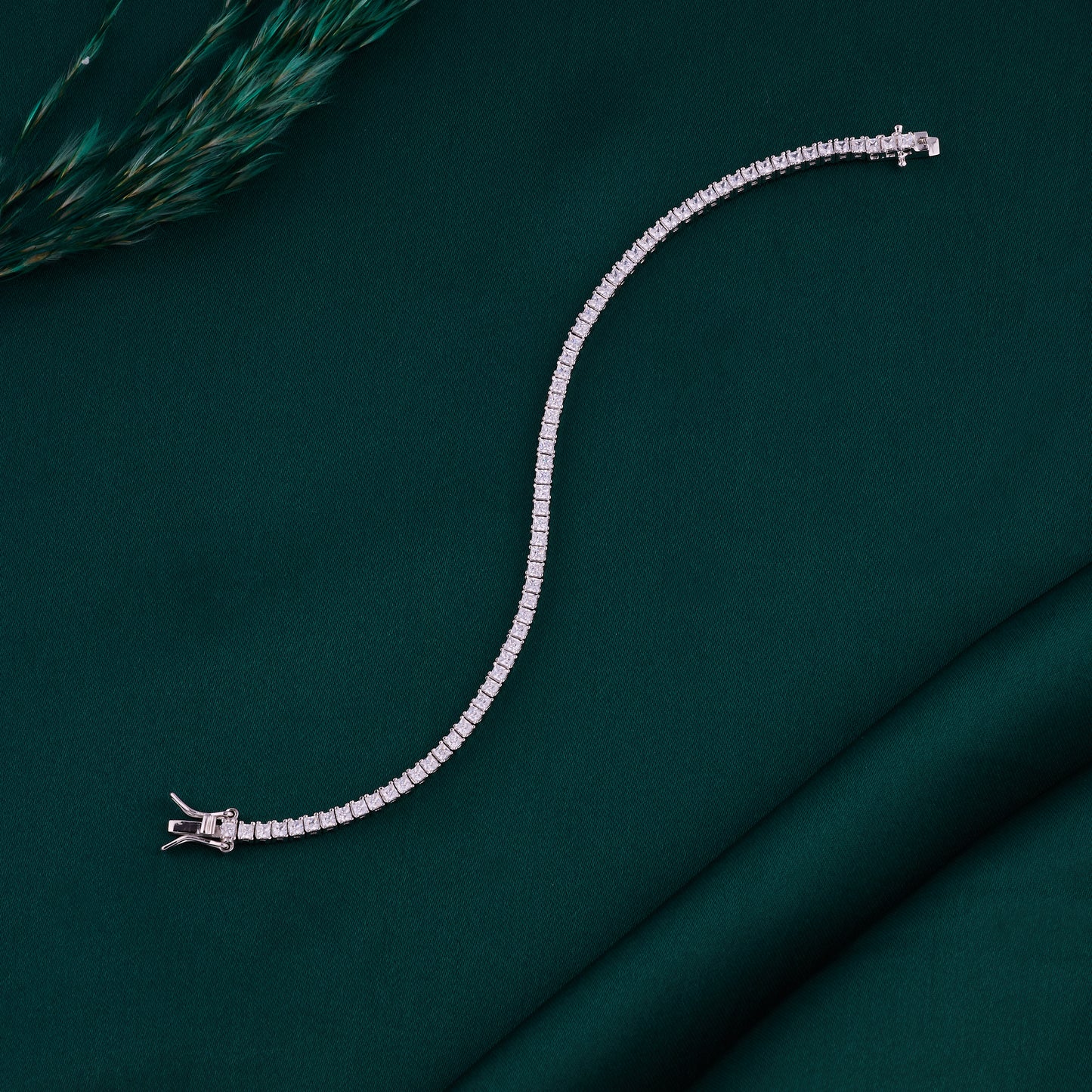elegant princess-cut tennis bracelet in pure 92.5 sterling silver – secure box clasp closure