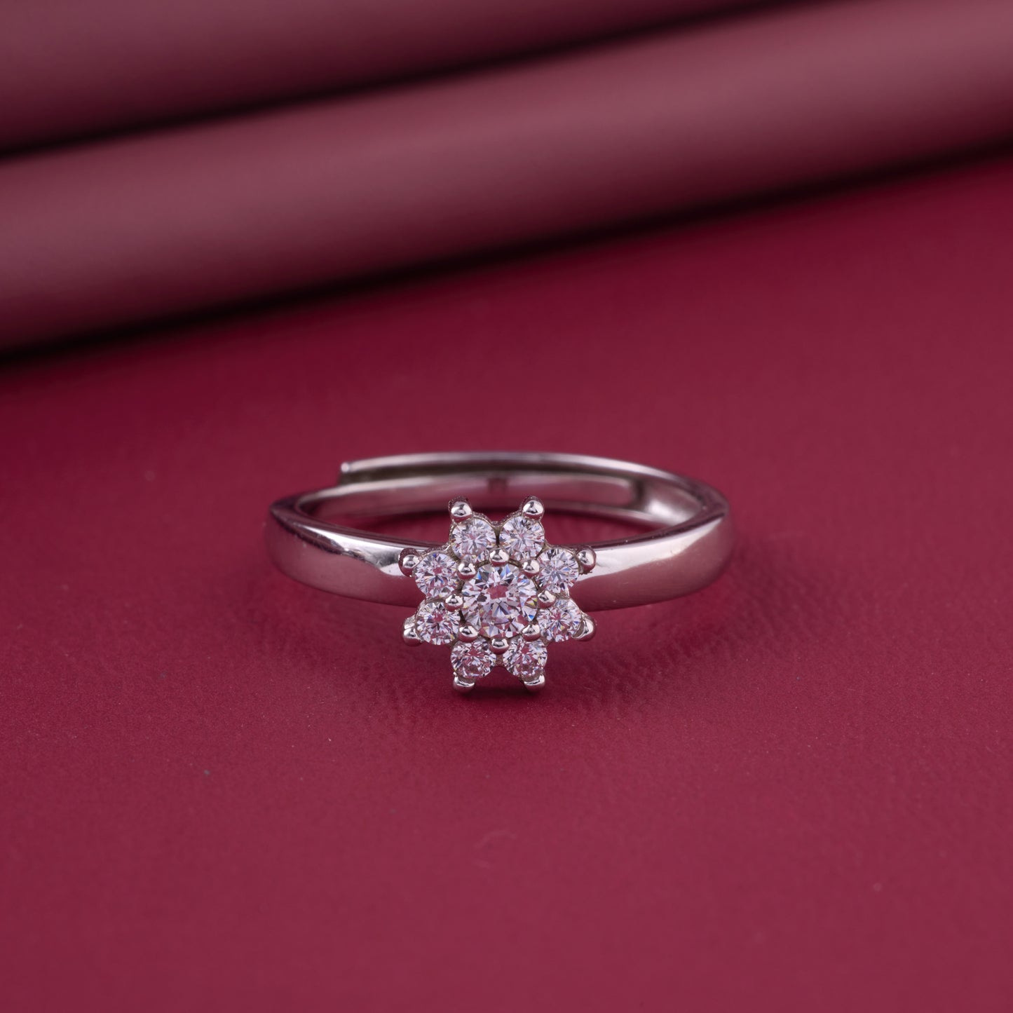 rotating floral cluster ring in pure 92.5 sterling silver – 360° spinning top & adjustable size