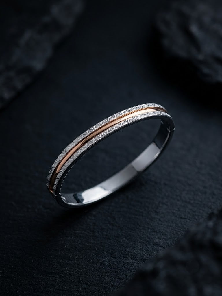 textured two-tone bangle