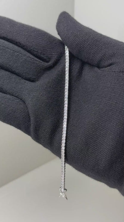 Elegant Princess-Cut Tennis Bracelet in Pure 92.5 Sterling Silver – Secure Box Clasp Closure